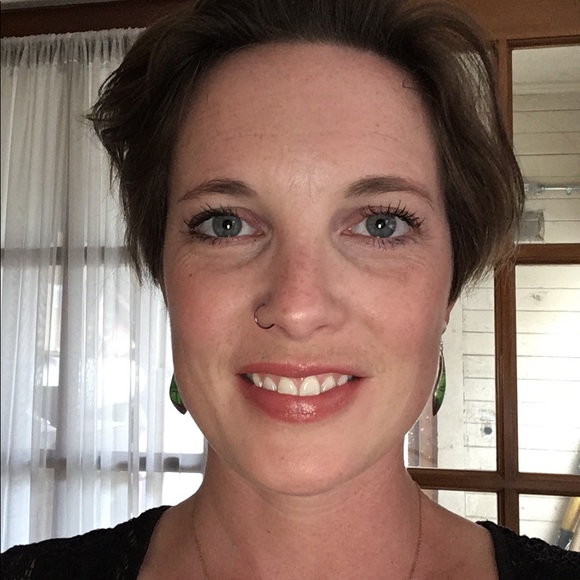 Meet your Posher, Jessica - Picture 3 of 4